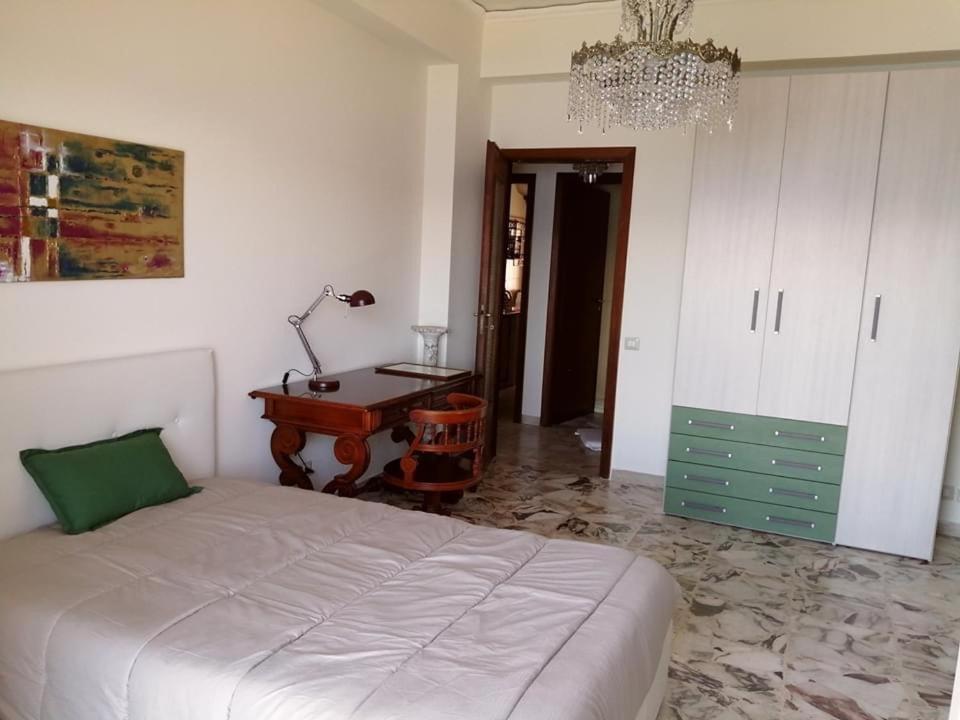 The Door Of Sicily Apartment Messina Luaran gambar