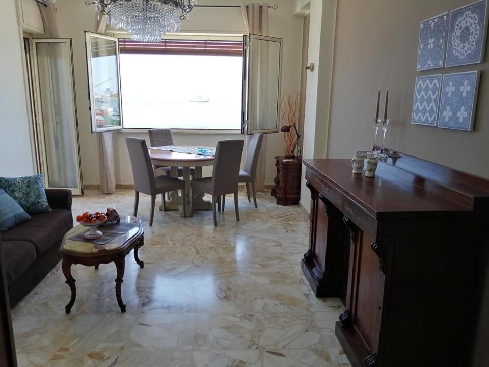 The Door Of Sicily Apartment Messina Luaran gambar