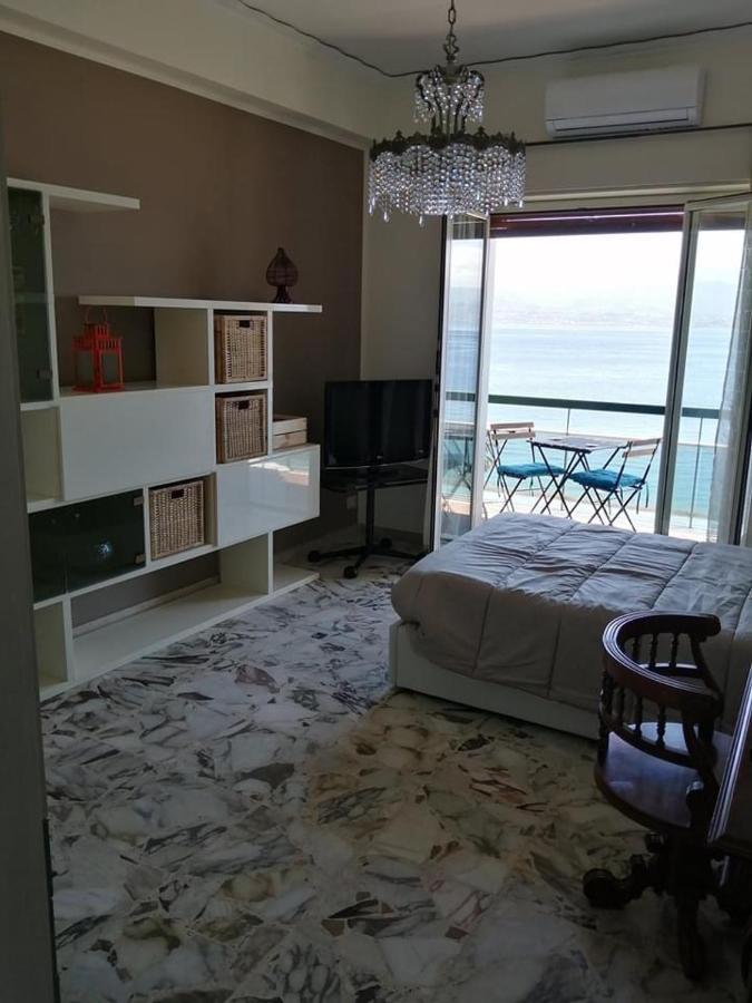 The Door Of Sicily Apartment Messina Luaran gambar